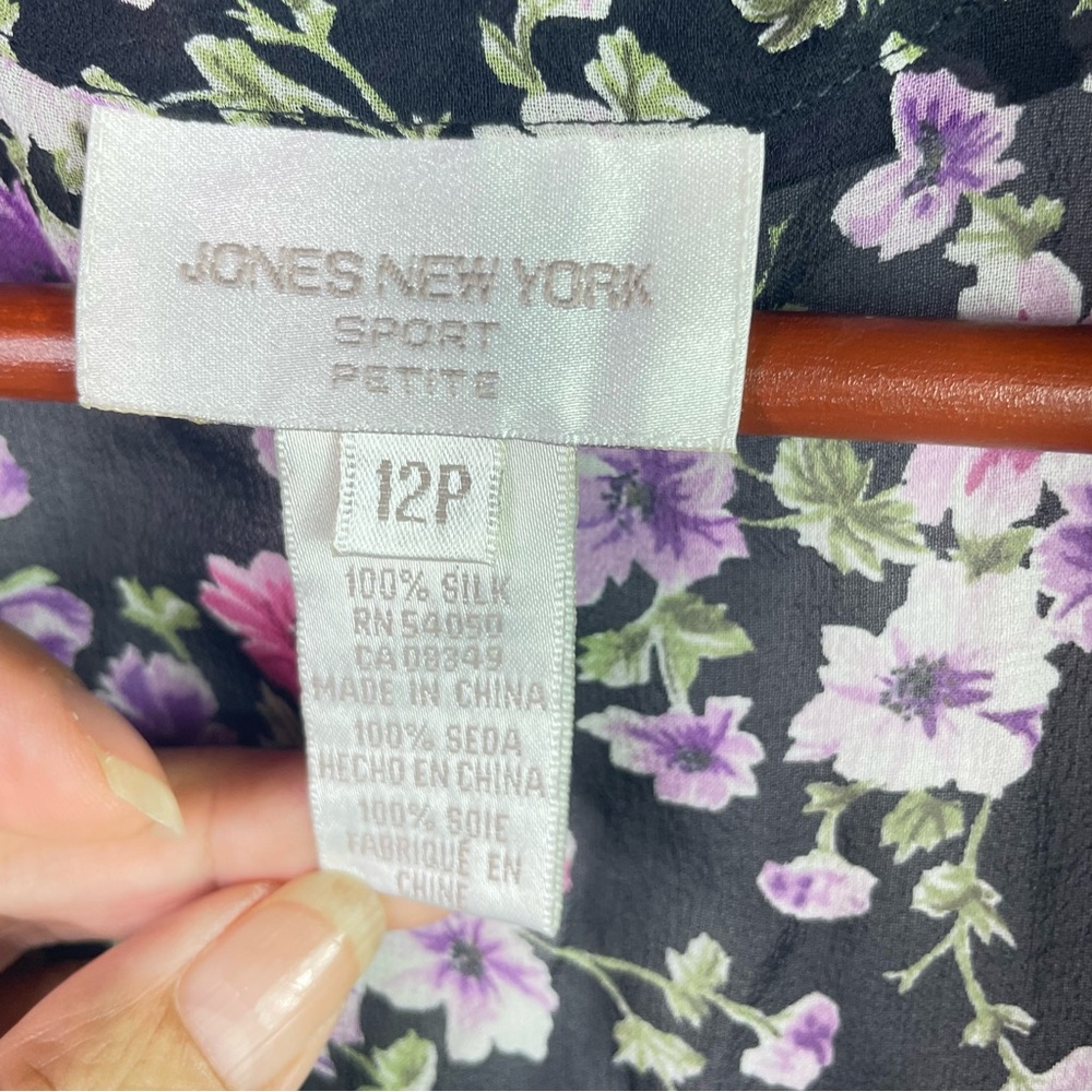 NWT JONES NY Sport Womens Sheer Floral Blouse Top Sz 12P Black Career 100% SILK - Picture 8 of 9